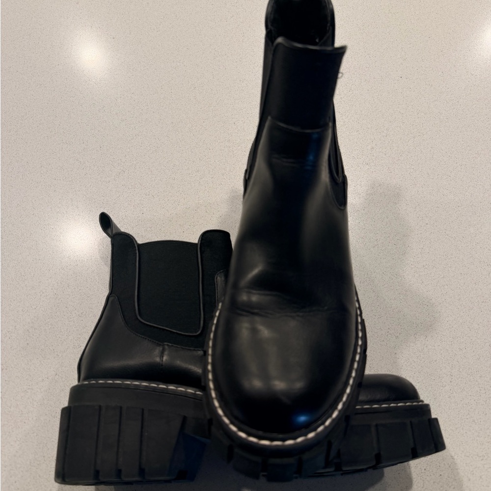 BCBGeneration Black Ankle Booties